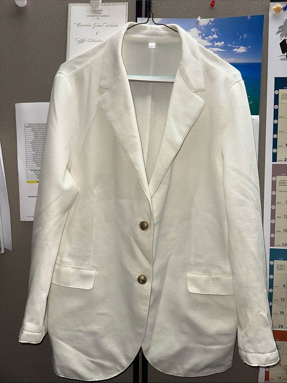 Eleventy Cream Single-Breasted Notch-Lapel Blazer with Gold Buttons